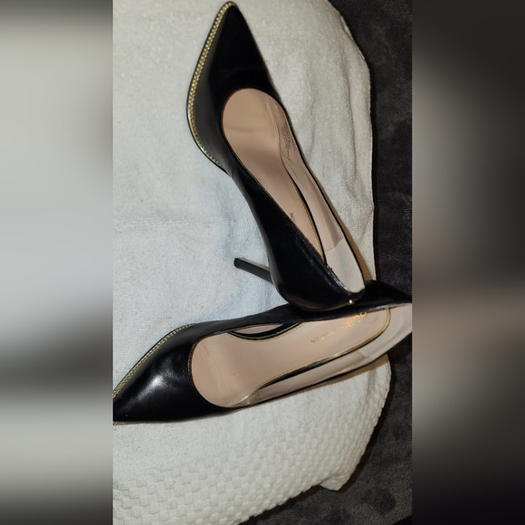 Shoes - Picture 4 of 4